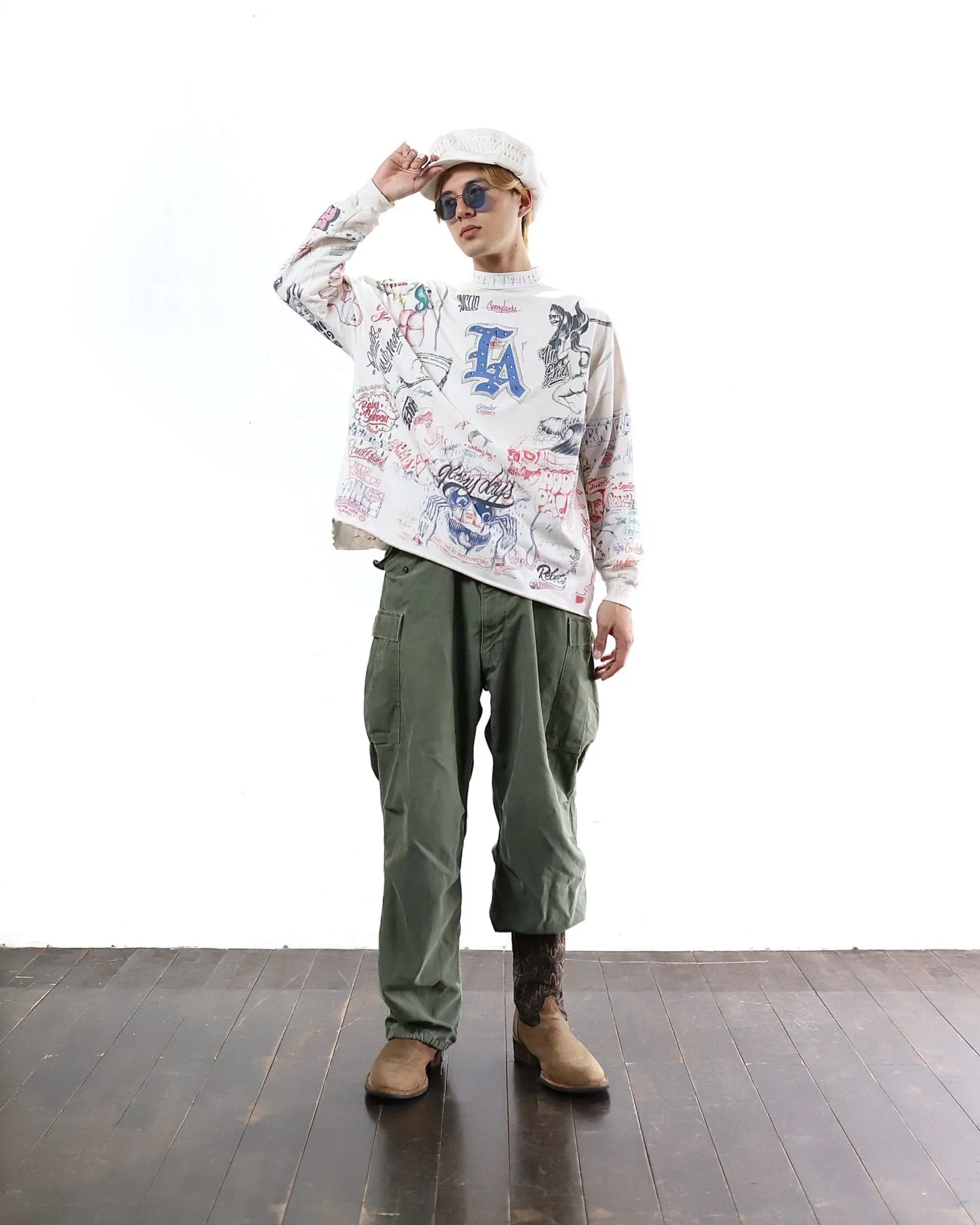 SAINT Mxxxxxx × BORNXRAISED BR_LS TEE/LA/WHT Latest co-branded model LA diamond all-over long sleeves off-white S-XL Super heavy work started in February and lasted three months Super complex 36 sets of screens Outlined pictures make you doubt your life Super perfect reproduction of printing Genuine Czech diamonds Pressure-free reproduction